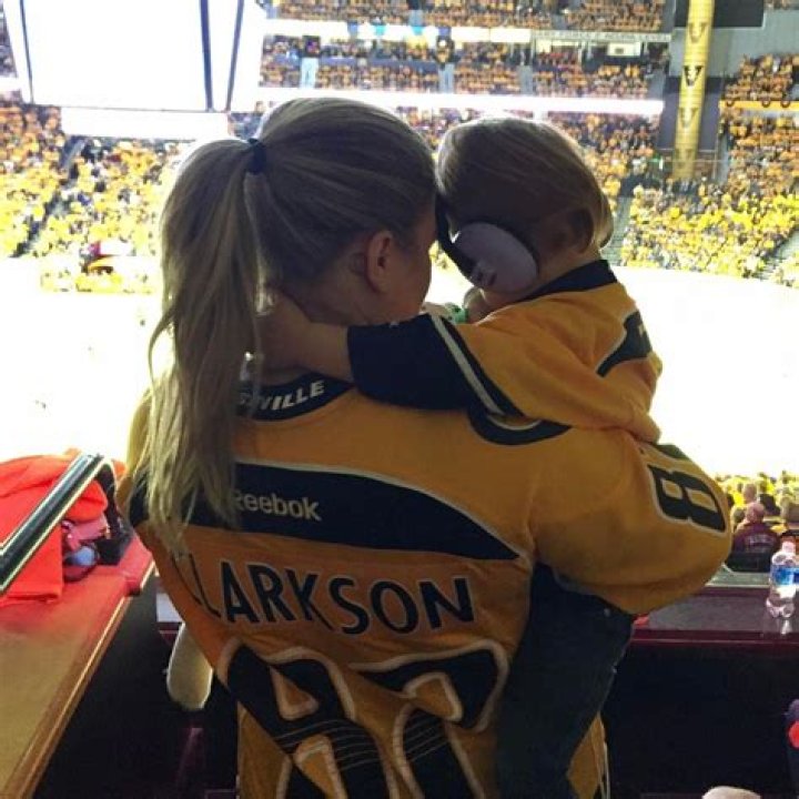 Stars Who Love Hockey: Celebrities Who Appreciate the Sport