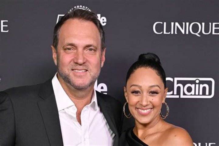 Tamera Mowry and Husband Made a Sex Tape: Watch Her Cohosts Freak Out