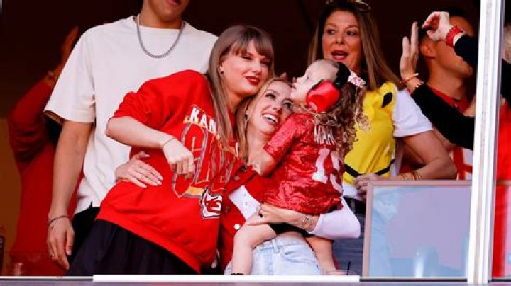 Taylor Swift and Brittany Mahomes Share Touchdown Handshake
