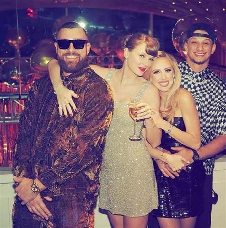 Taylor Swift and Travis Kelce Cozy Up at Sydney Zoo