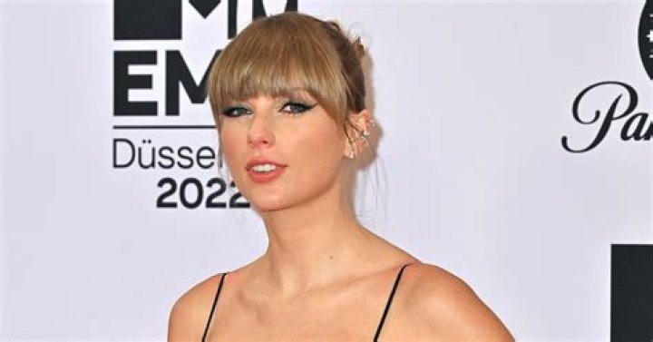 Taylor Swift Fan Claims New 'Speak Now' Vinyl Plays Wrong Songs