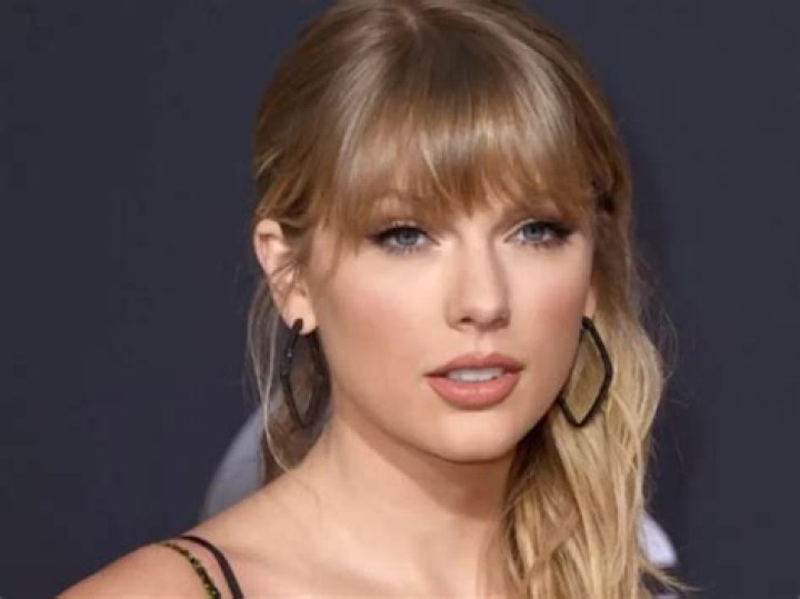 Taylor Swift (Singer) Wiki, Biography, Height, Weight, Body Measurements, Age, Boyfriend, Net Worth
