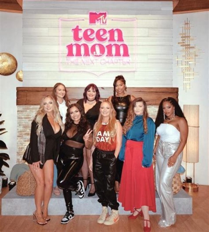 Teen Mom stars Jade Cline and Briana DeJesus avoid wardrobe malfunctions as cast reunites for episode in new pic