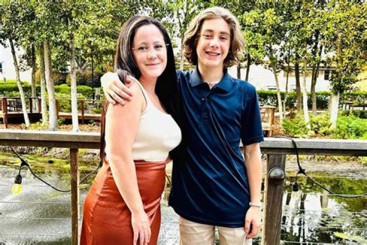 Teen Mom Jenelle Evans shows off her curves in a tiny bikini as she promotes her OnlyFans for new video
