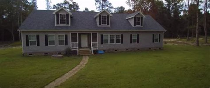 See Teen Mom Jenelle Evans' humble North Carolina property including a modular home, she-shed, barn & inground pool
