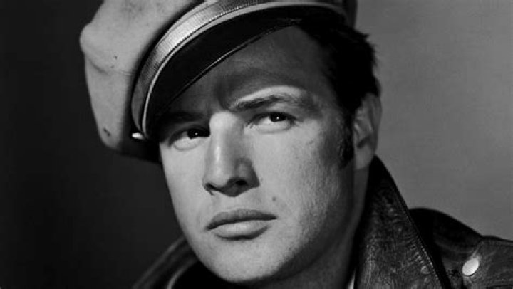 THE TRUTH ABOUT MARLON BRANDO’S FRIENDSHIP WITH WALLY COX
