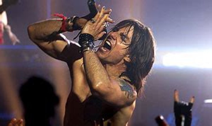 Tom Cruise: My Rock of Ages Makeup Scared Suri!