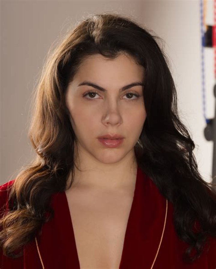 Toni Breidinger Parents Net Worth, Height, Wiki, Biography and Body Measurements