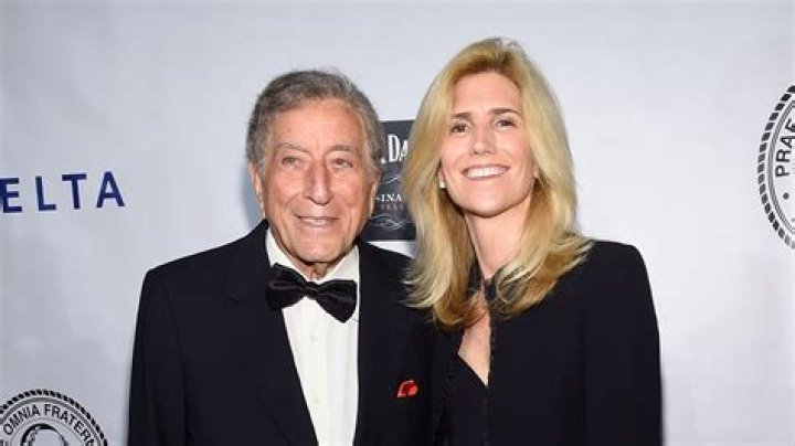 Tony Bennett's wife Susan Crow reveals singer 'doesn't know he has Alzheimer's' but still 'recognizes his kids'