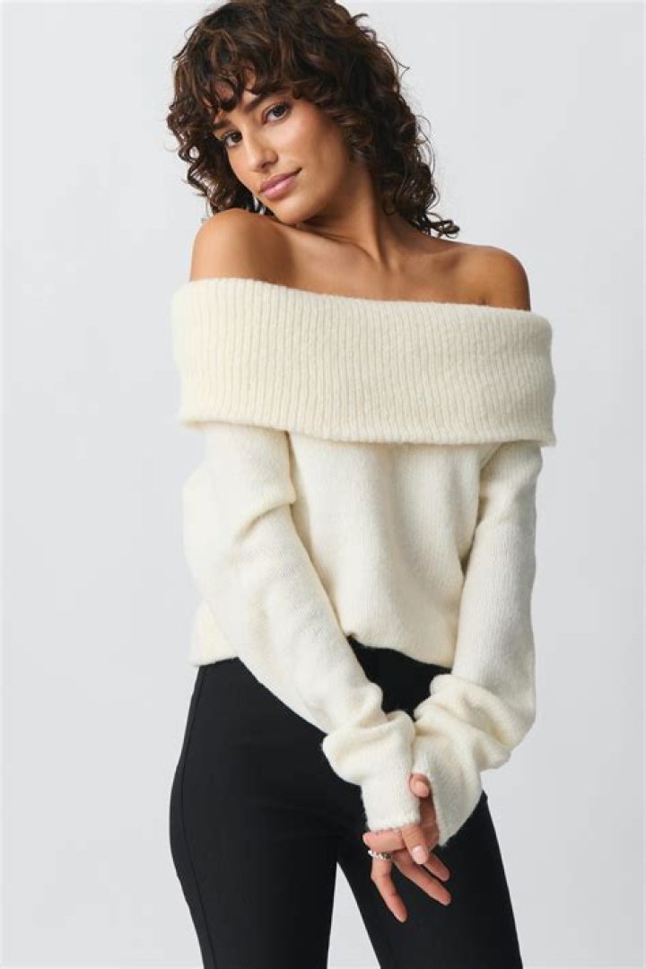 17 Comfy-Chic Sweaters You Can Wear 24/7