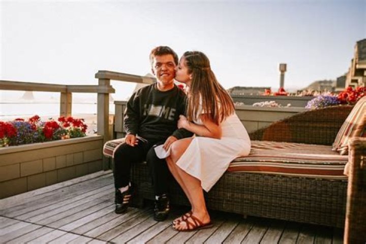 Tori Roloff, Zach Roloff Celebrate 5th Wedding Anniversary With Beach Trip