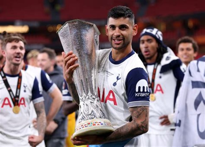 Tottenham star Cristian Romero unveils incredible new tattoo and fellow Argentina World Cup winners can’t get enough