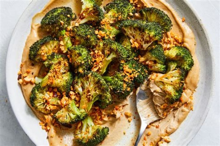 I made a delicious $5 dinner using Trader Joe’s products and a fan-favorite staple - it's easy and takes 20 minutes