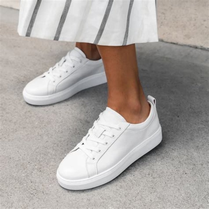 5 Trendy White Sneakers for Fall