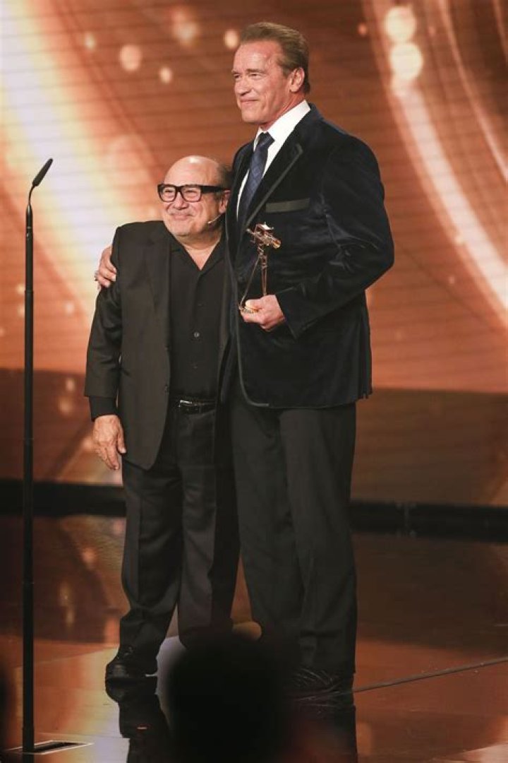 Twins Reunion: Arnold Schwarzenegger Receives Honor From Danny DeVito