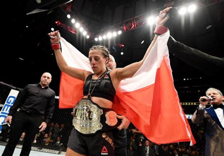 UFC star Joanna Jedrzejczyk blames fiance ‘cheating on her’ and ‘terrible’ weight loss issues on poor form in Octagon – The US Sun