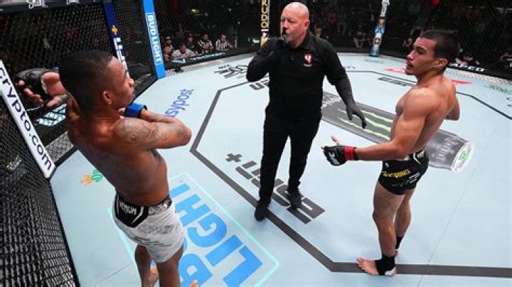 Horror moment UFC star's foot 'stops working' mid-fight as fans say 'how did I miss this'