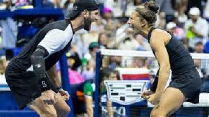 Watch umpire's shocked reaction as tennis star Sara Errani forgets coronavirus protocols to throw fan wristband