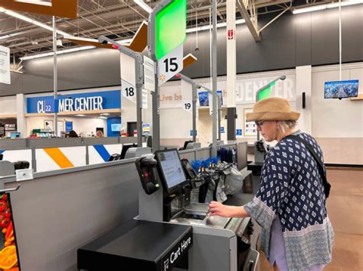 'I need to speak to a manager,' rages Walmart customer about 4 inconvenient self-checkout hurdles that don't 'sit right'