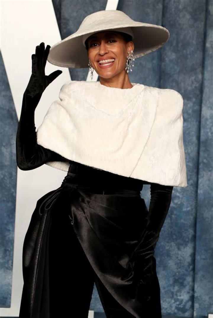 Watch Tracee Ellis Ross Aggressively Use 3 Beauty Tools at Once