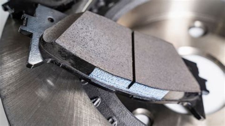Quick Answer: What Has More Grip Organic Vs Ceramic Brake Pads