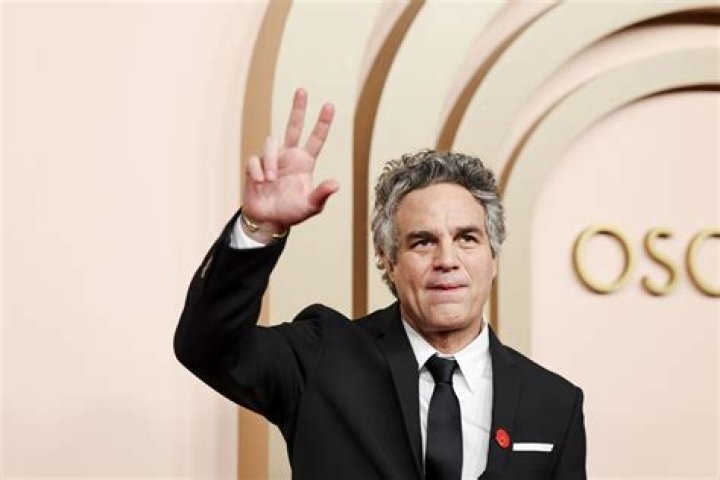 What is Mark Ruffalo's net worth?