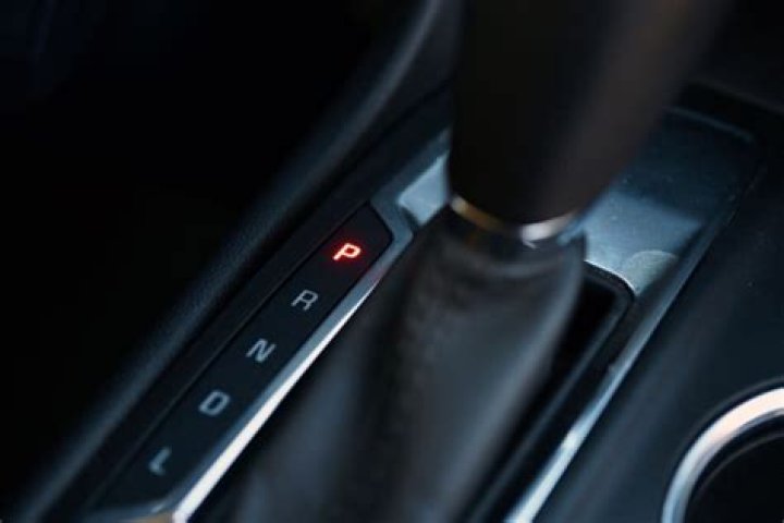 What Is The L On The Gear Shift