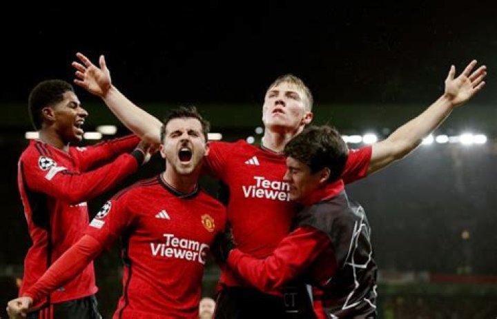 What are the Manchester United chants?