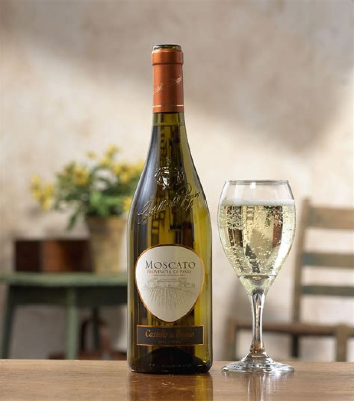 What Moscato wine does Olive Garden serve?