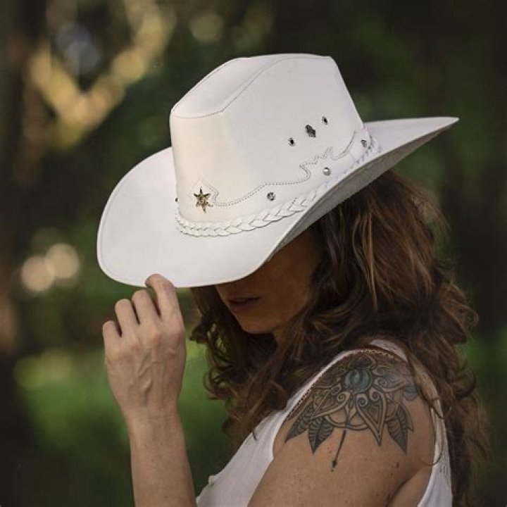 When Can You Wear A White Cowboy Hat
