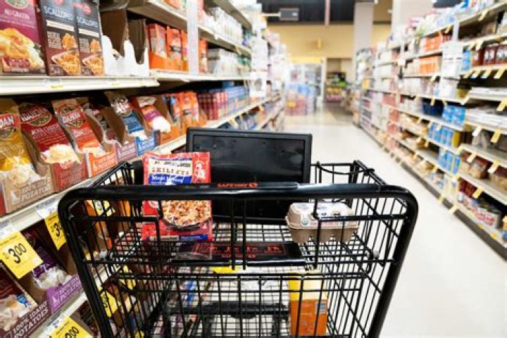 Which Grocery Stores Are Open on Memorial Day? Walmart, Publix and More