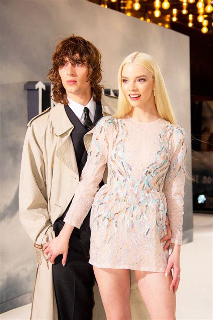 Who is Anya Taylor-Joy dating?