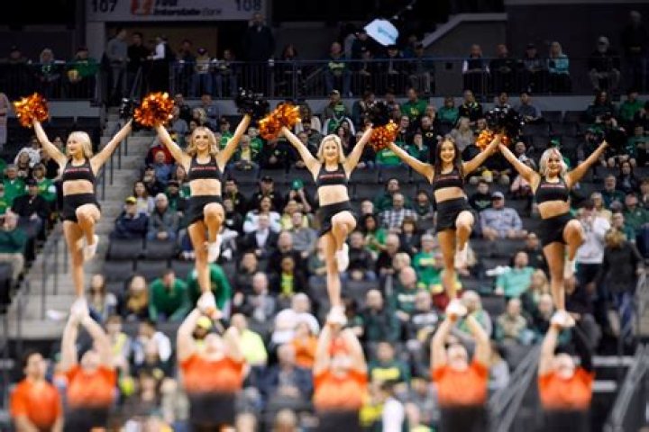 Who are the Oregon State University cheerleaders?