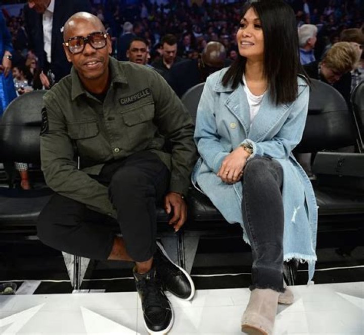 Who is Dave Chappelle's wife Elaine and how many children do they have?