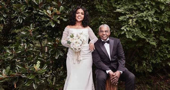 Unveiling The Love Story: Who Is CeCe Winans Married To?