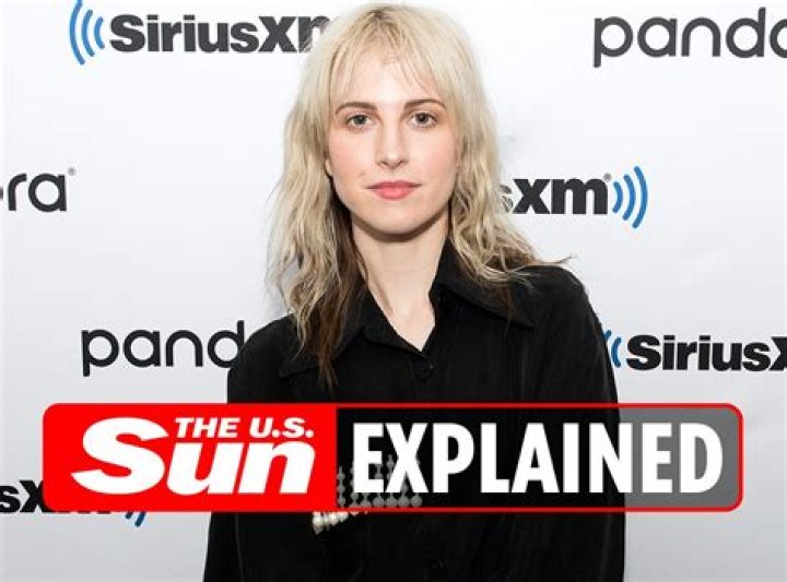 Who is Hayley Williams and how tall is she?