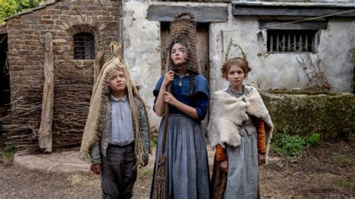 Who is Mescal Wasilewski? Wiki, Age, Bio, Net Worth, Career, Relationship, Family