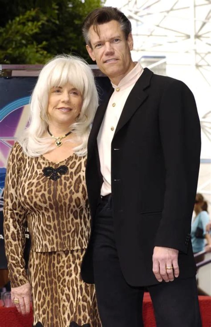 Who is Randy Travis' ex-wife Elizabeth Hatcher?