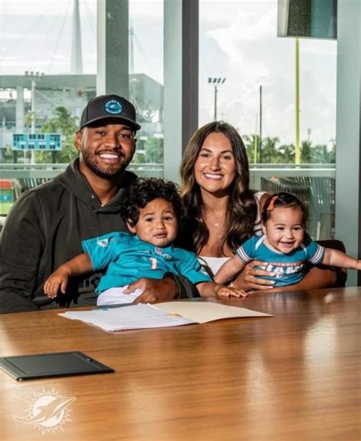 Who Is Tua Tagovailoa's Wife? Unveiling The Woman Behind The Star Quarterback
