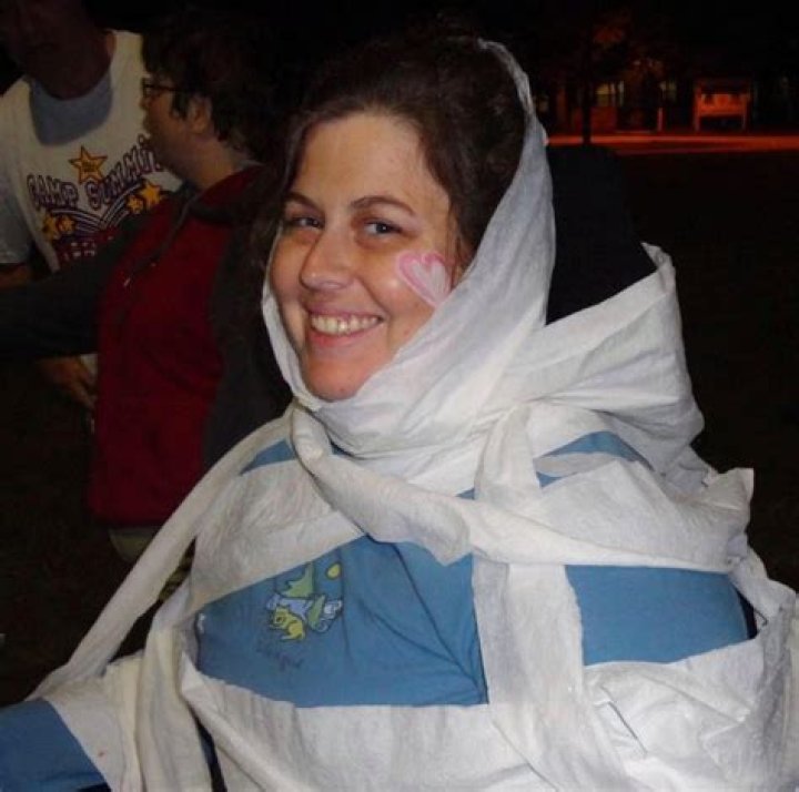 Woman ‘FAKED breast cancer & disability to go to camp to be bathed & dressed by volunteers’ – The US Sun