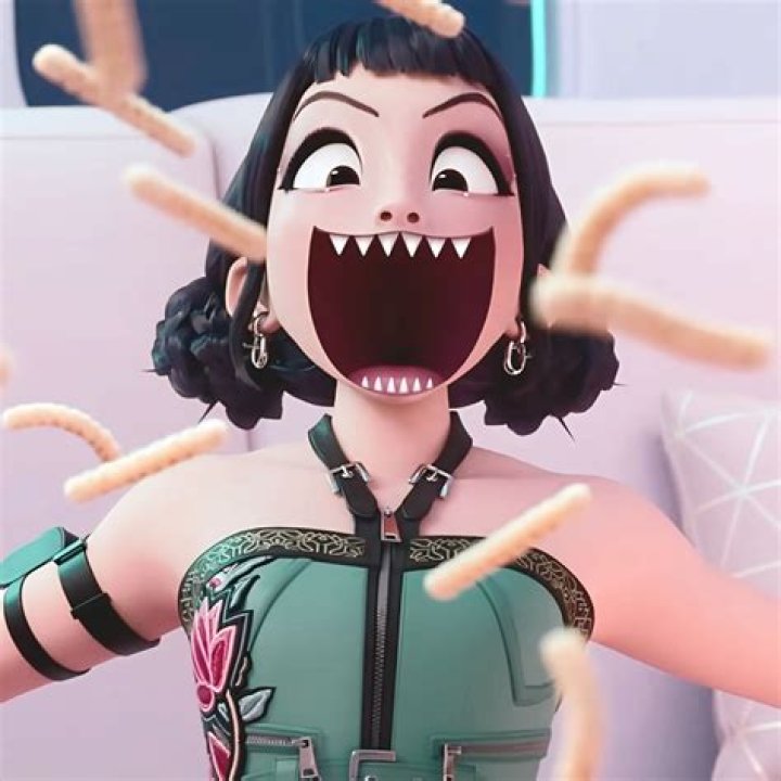 Woman wonders if she’s a jerk for refusing to tattoo overweight lady