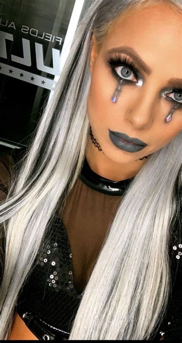 WWE star Liv Morgan stuns fans in red bra selfie after expressing interest in acting