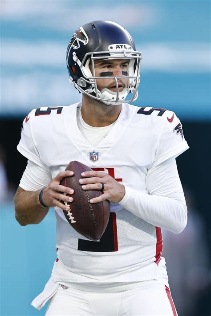 Meet XFL quarterback who rejected lucrative NFL backup contract to 'create memories' as starter in The Rock's league